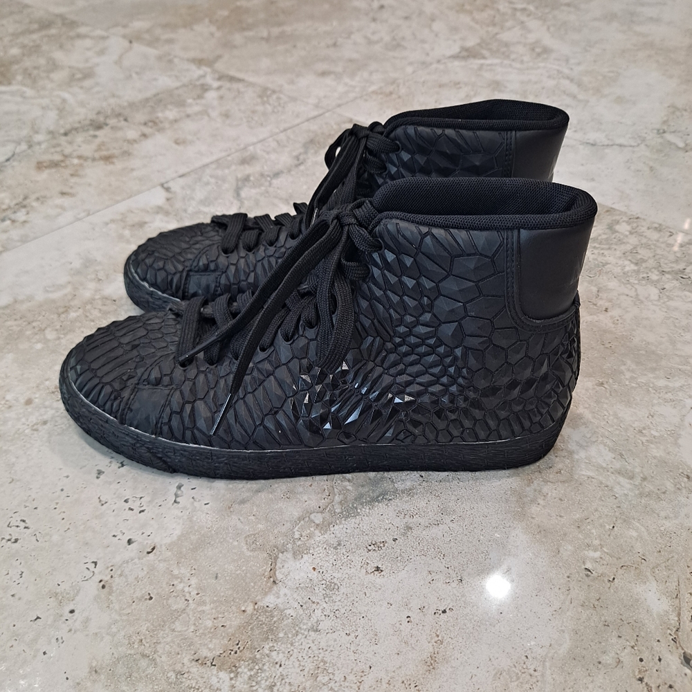 Women’s Nike Blazer Diamond Shoes Sz 7